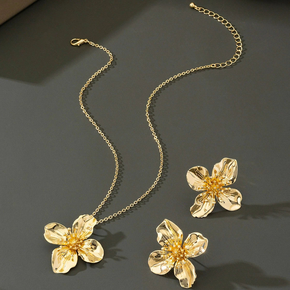 Woman Jewelry Matching Accessories for Women Trendy Blue Enamel Floral Petal Flower Pendant Necklace and Earring Set