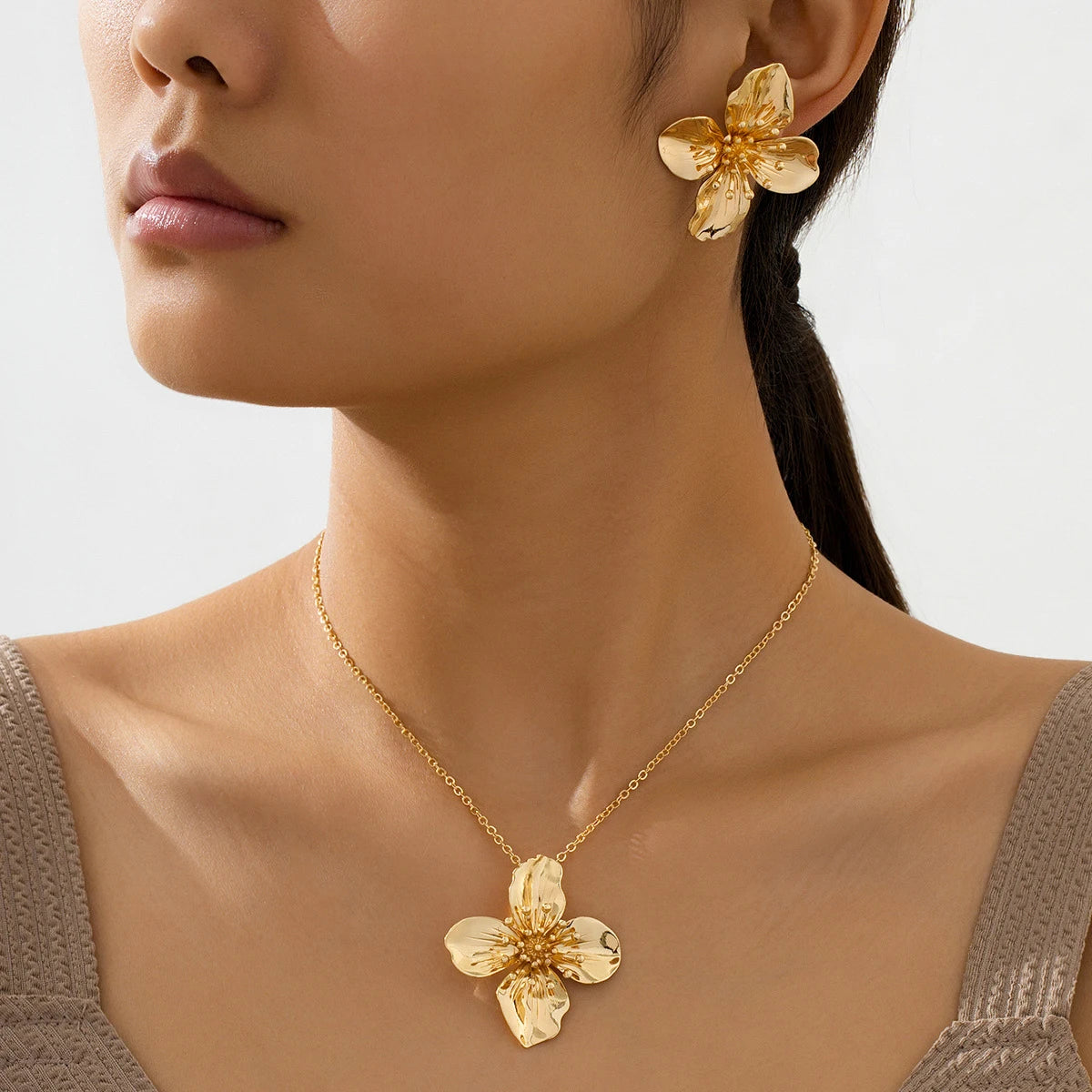 Woman Jewelry Matching Accessories for Women Trendy Blue Enamel Floral Petal Flower Pendant Necklace and Earring Set